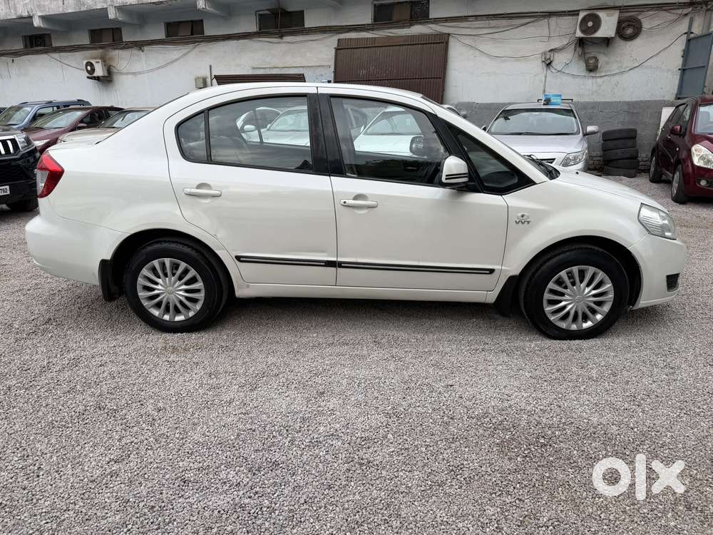 Maruti Suzuki Sx4 Vxi Bsiv, 2013, Petrol