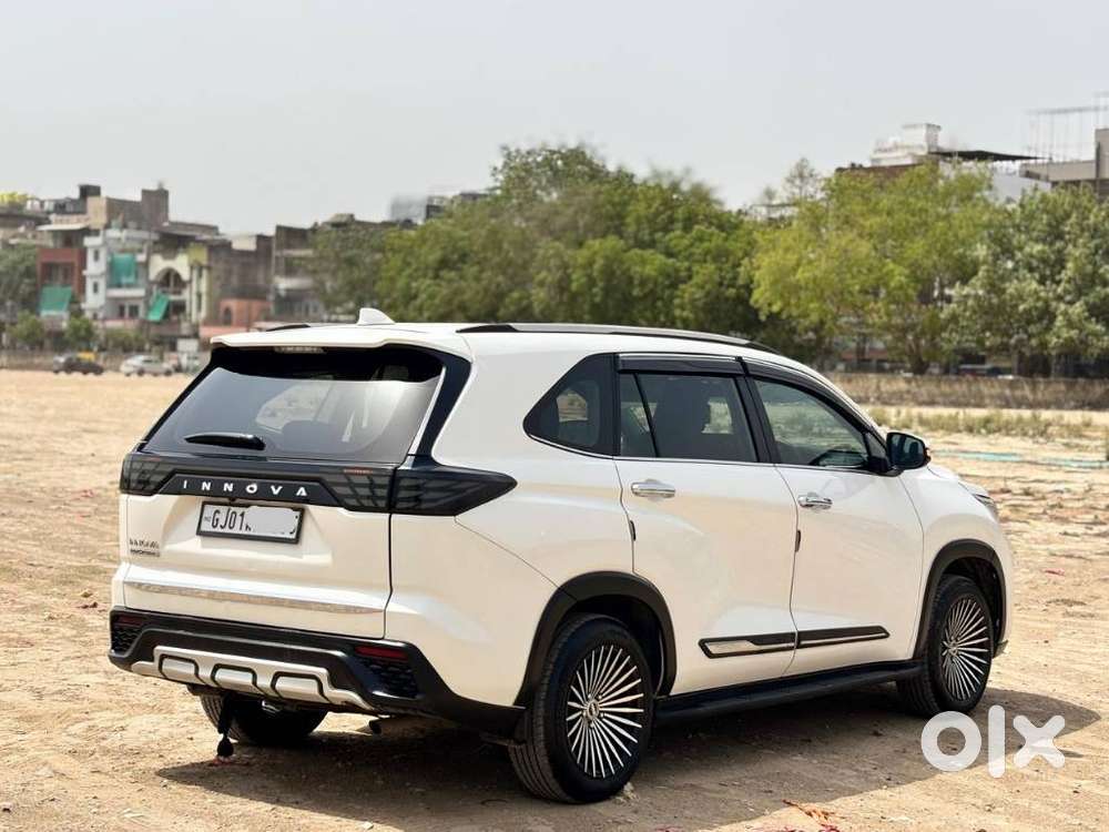 Toyota Innova Hycross 2.0 Gx 8 Str, 2024, Petrol