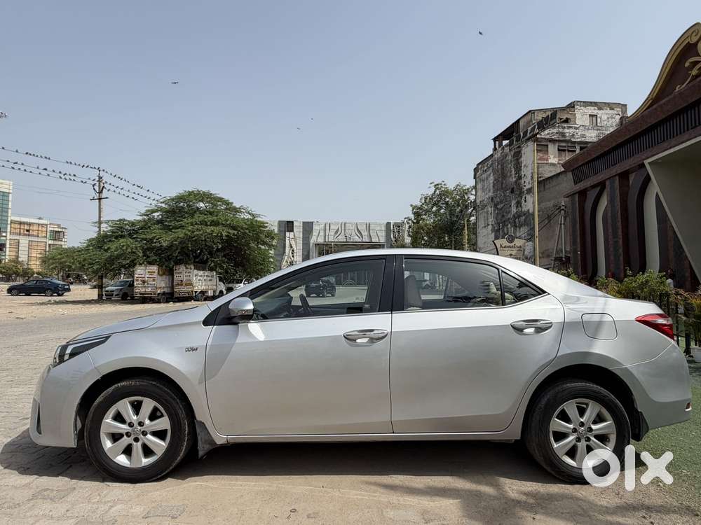 Toyota Corolla Altis, 2014, Petrol