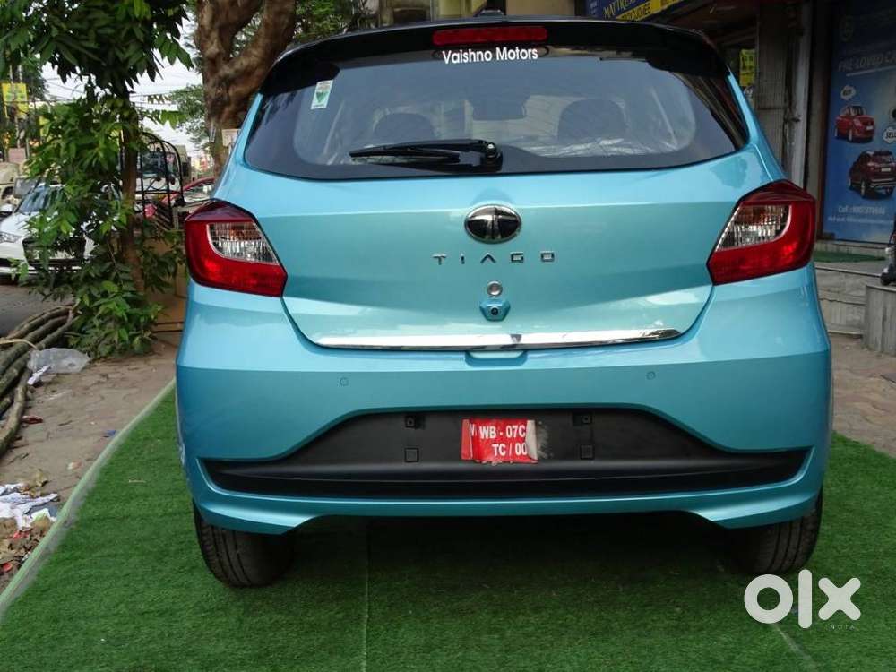 Tata Tiago 1.05 Revotorq Xz Plus Dualtone, 2025, Petrol