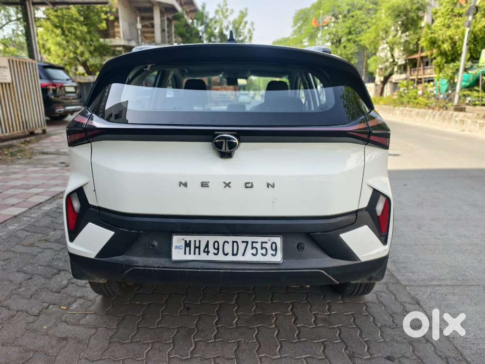 Tata Nexon Pure (s) 1.2 Petrol 6amt, 2024, Petrol
