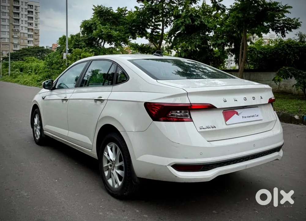 Skoda Slavia Ambition 1.0l Tsi At, 2022, Petrol
