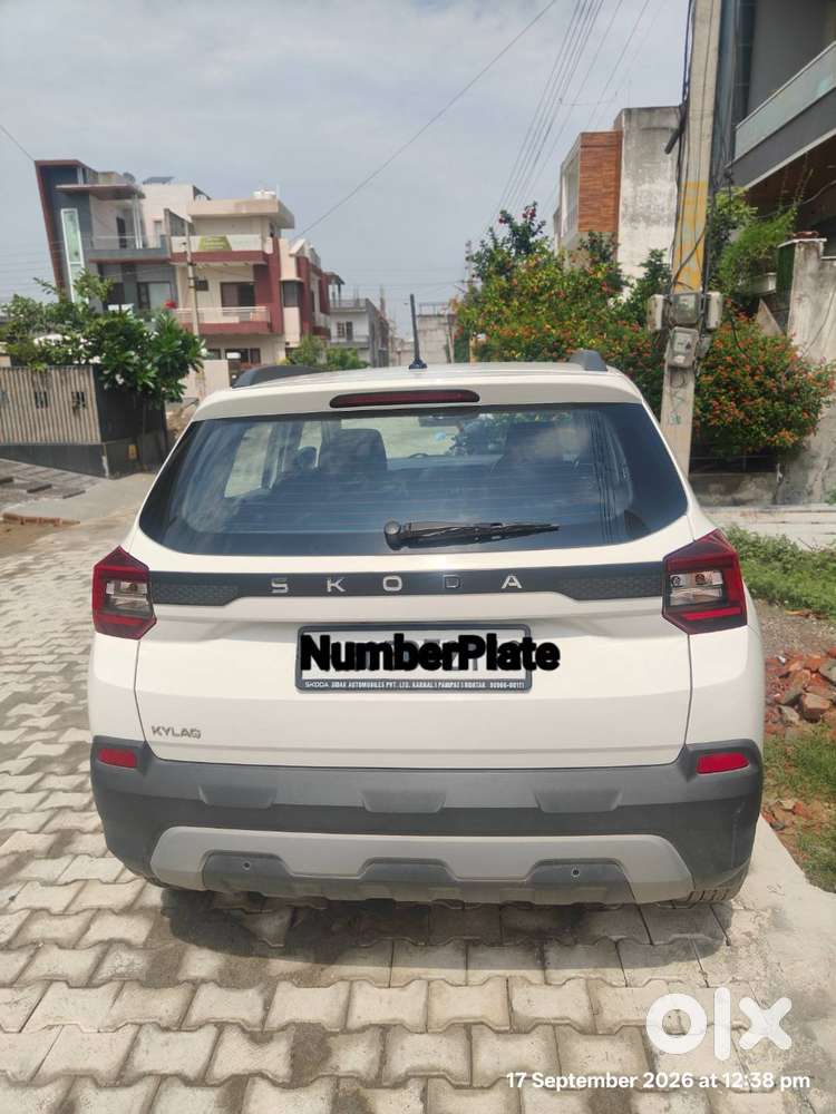 Skoda Kylaq Signature Petrol 2026