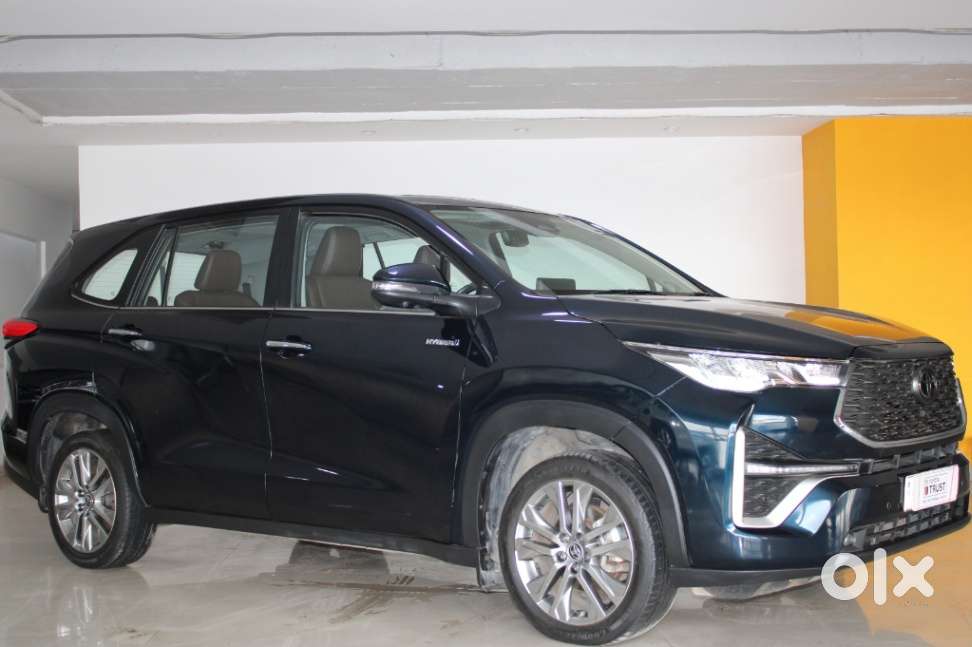 Toyota Innova Hycross 2.0 Zx Hybrid 7 Str, 2023, Petrol