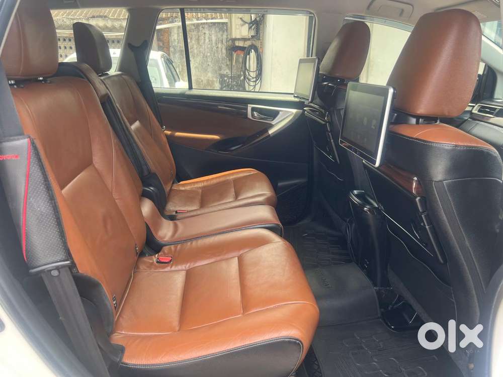 Toyota Innova Crysta 2.8z Automatic, 2016, Diesel