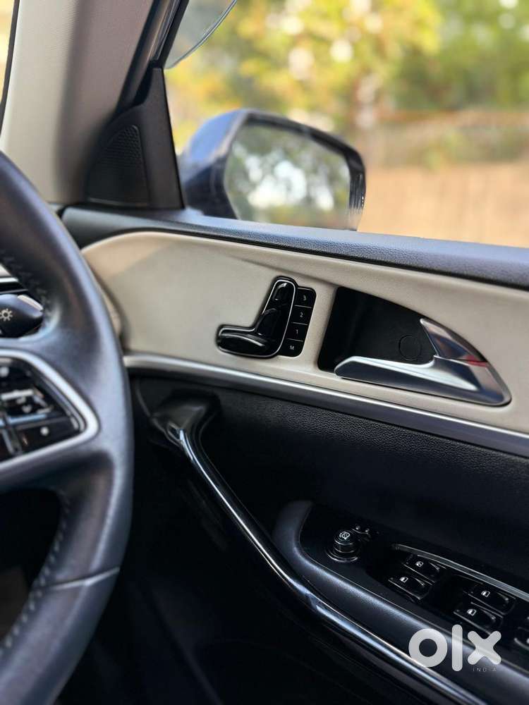 Mahindra Xuv700 2.2 Ax 7 Diesel Mt Str, 2024, Diesel