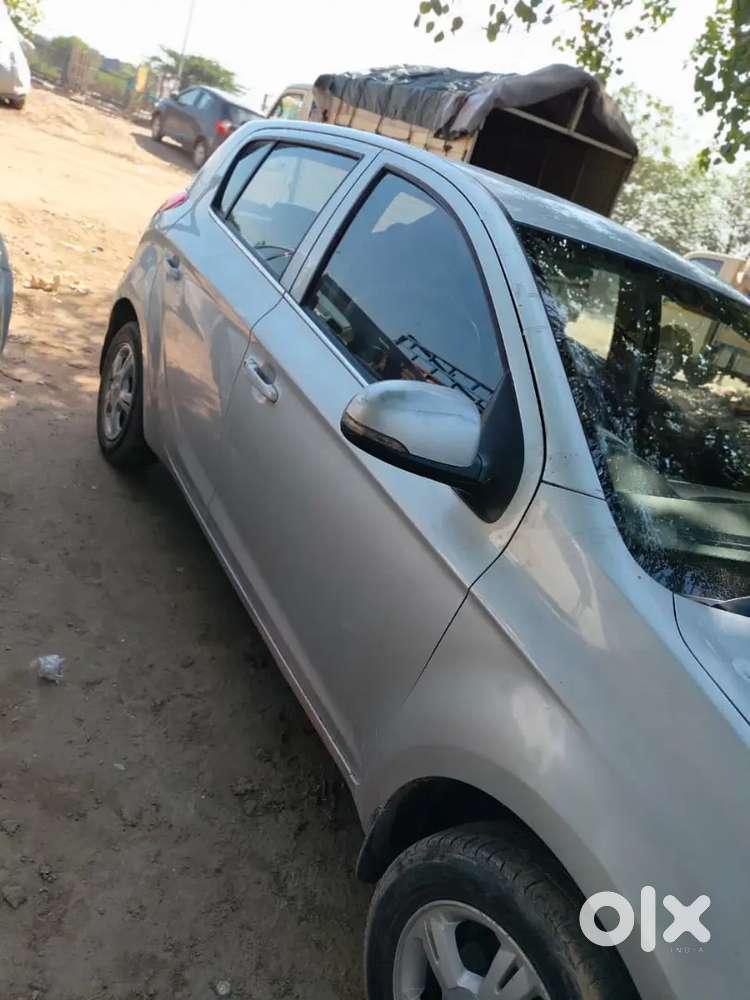 Hyundai New I20 2011 Petrol 150000 Km Driven