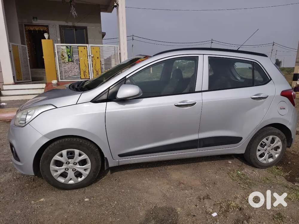 Hyundai Grand I10 2016 Petrol 142000 Km Driven