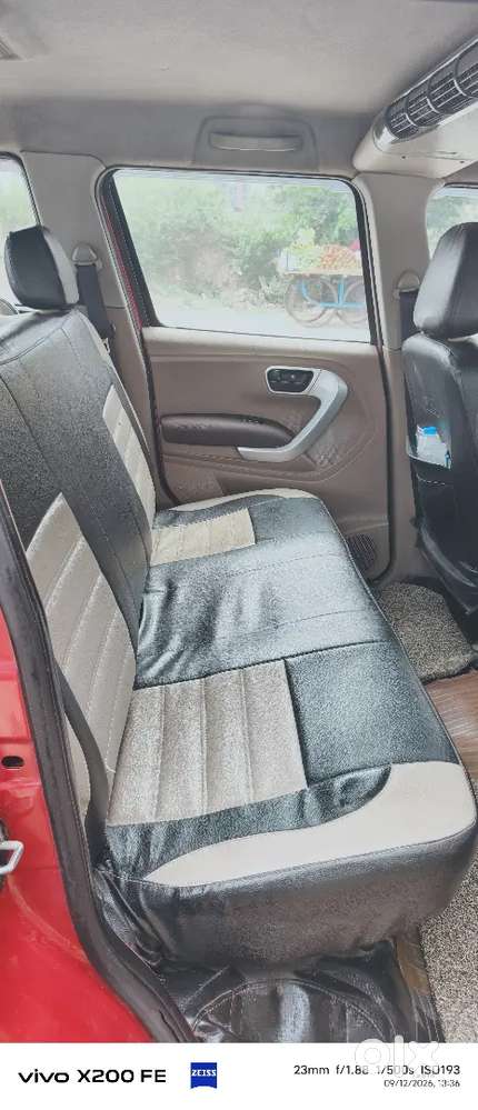 Mahindra Tuv 300 2015