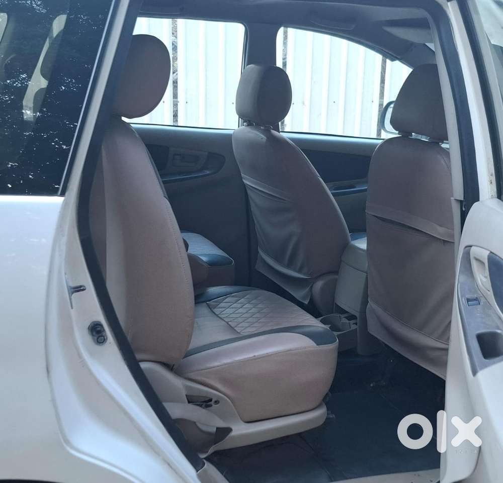 Toyota Innova 2004-2011 2.5 G4 Diesel 7-seater, 2010, Diesel