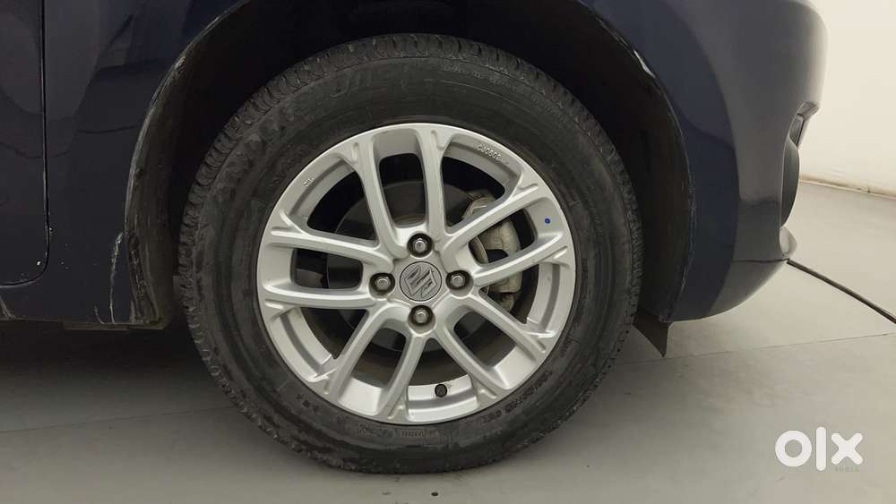 Maruti Suzuki Swift Amt Zxi, 2022, Petrol