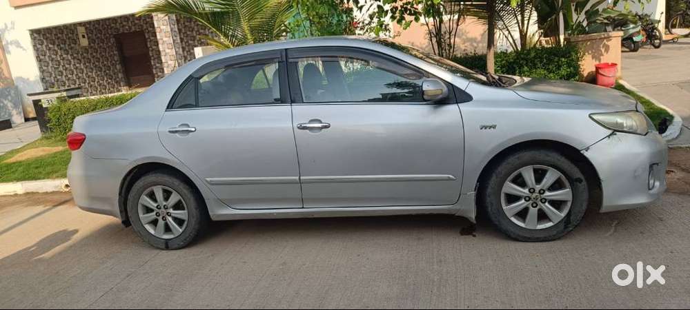 Toyota Corolla Altis (2011)