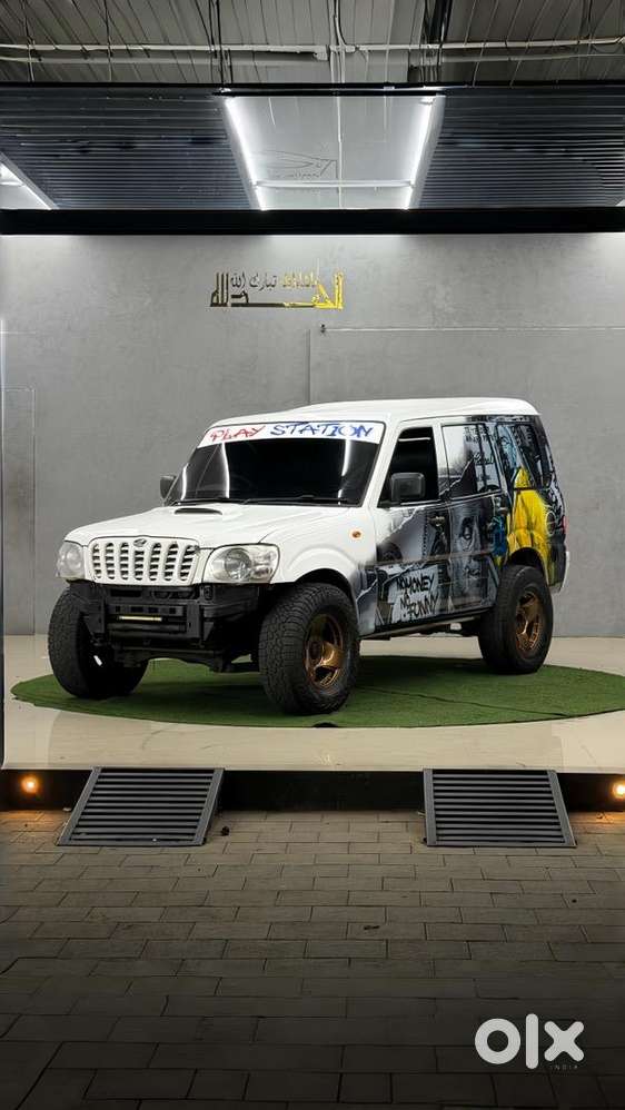 Mahindra Scorpio 2005 Diesel 100000 Km Driven Well Maintained