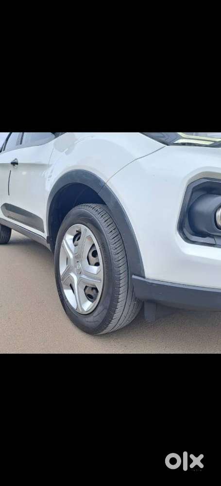 Tata Nexon, 2020, Petrol