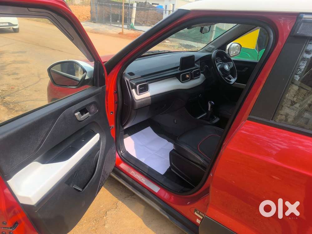 Tata Punch Creative Dual Tone Mt Sunroof, 2024, Petrol