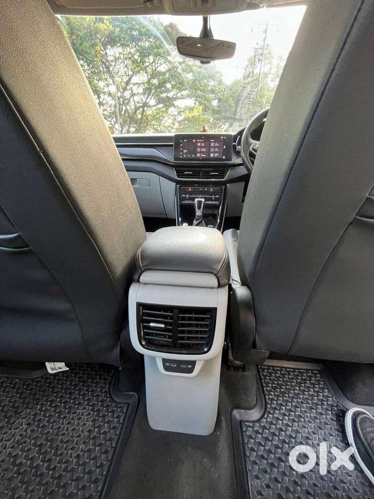 Skoda Kushaq 1.0 Tsi Style At (6 Airbags), 2021, Petrol