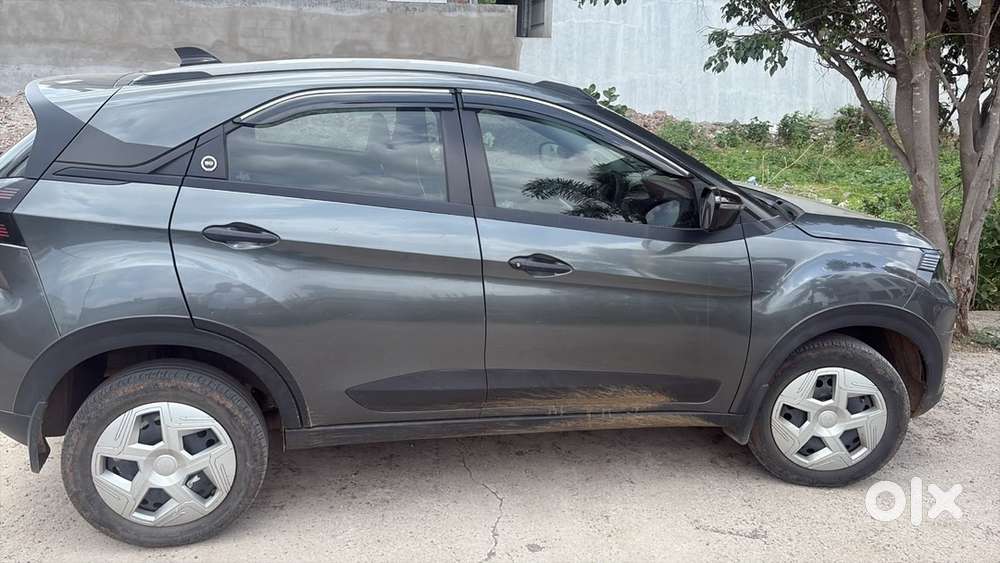Tata Nexon 2025 Diesel Well Maintained