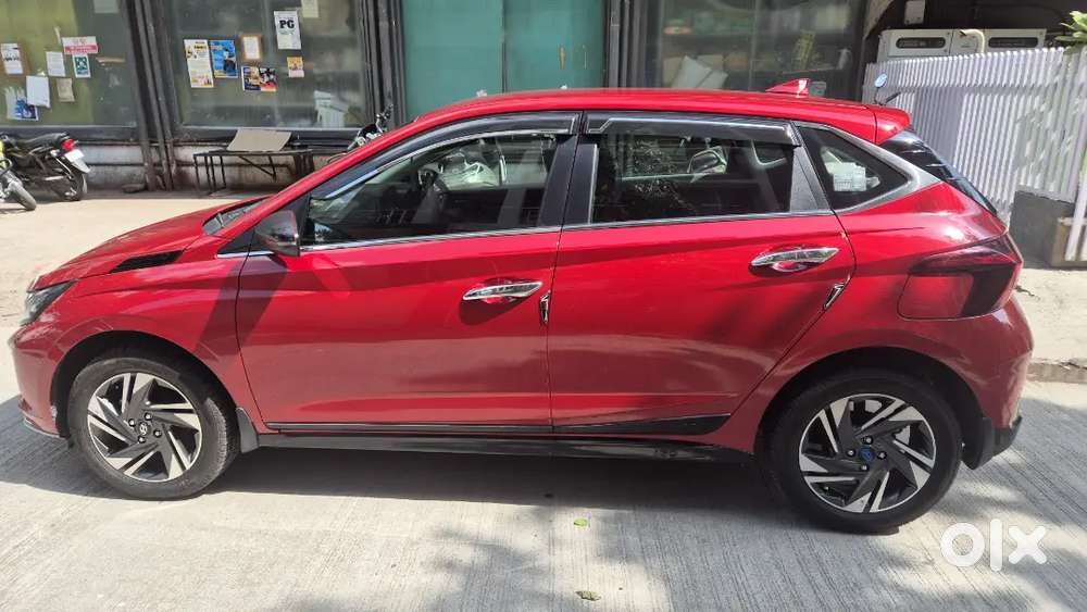 Like-new Hyundai I20 Sportz Manual  5.8k Km  ₹1.8l Premium Upgrades