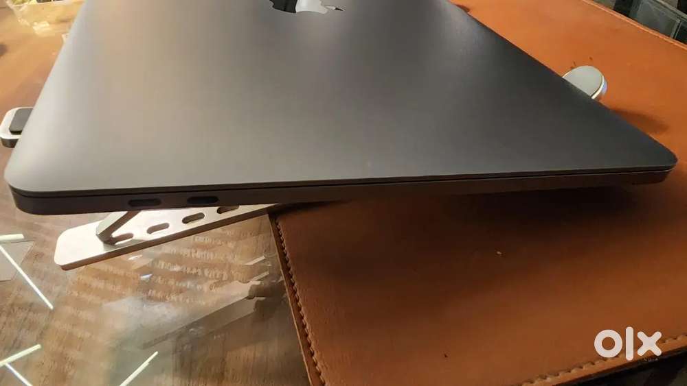 Macbook (touchbar)