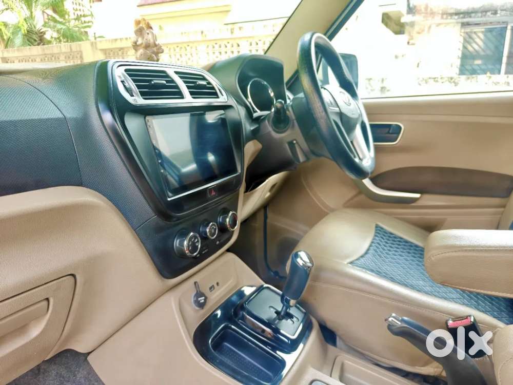 Mahindra Tuv 300 T8 Amt, 2015, Diesel