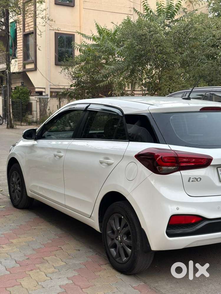 Hyundai I20 Sportz 1.2 Mt Dual Tone, 2019, Petrol
