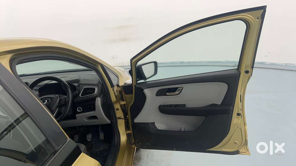 Tata Altroz 1.2 Xz (o), 2020, Petrol