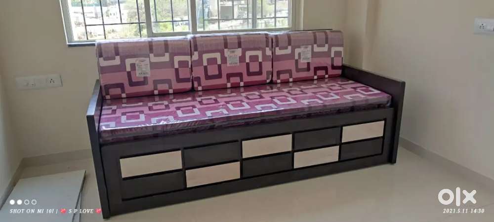 3 seater sofa cumbed available