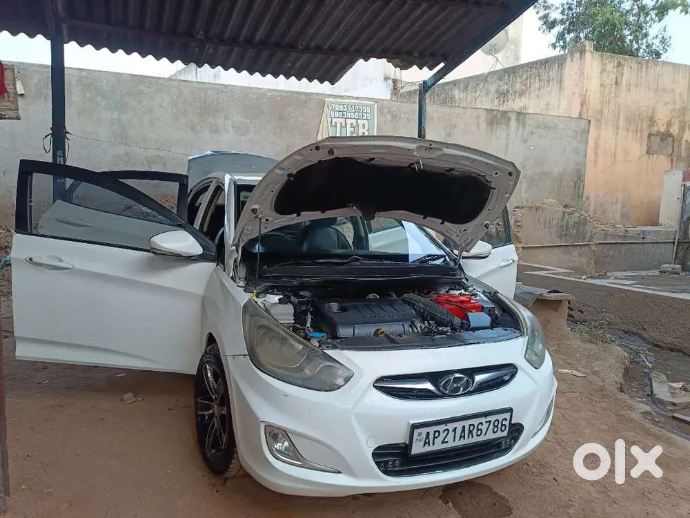 Hyundai Fluidic Verna