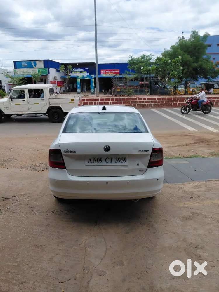 Skoda Rapid 2013 Diesel 106000 Km Driven