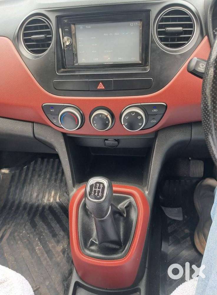 Hyundai Grand I10 Sportz, 2016, Petrol