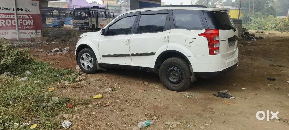 Mahindra Xuv500 2wd 2017