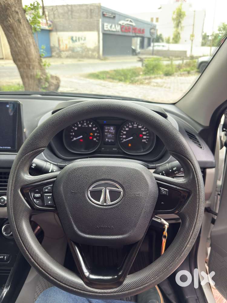 Tata Nexon 1.2 Revotron Xma Amt (s), 2019, Petrol
