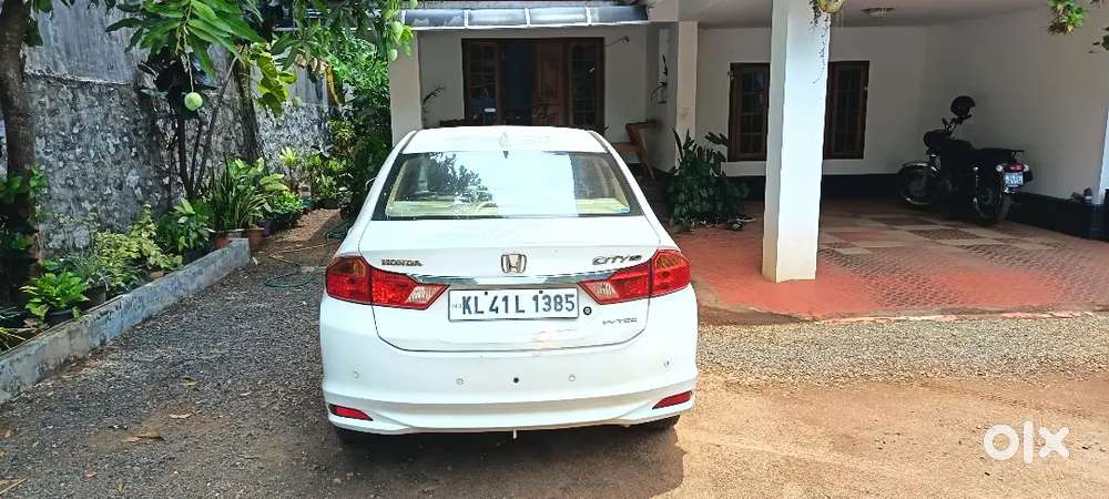 Very Good Condition. Power Full A C. Good Seat Cover.