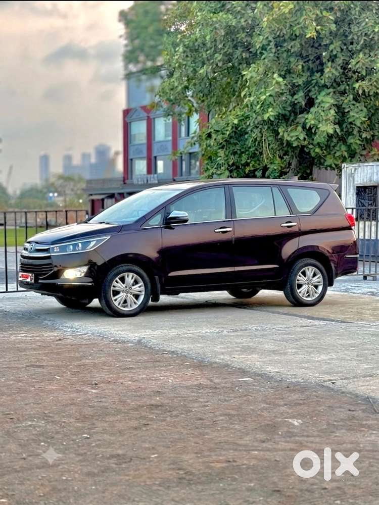 Toyota Innova Crysta 2.8 Zx At 7 Seater, 2016, Diesel