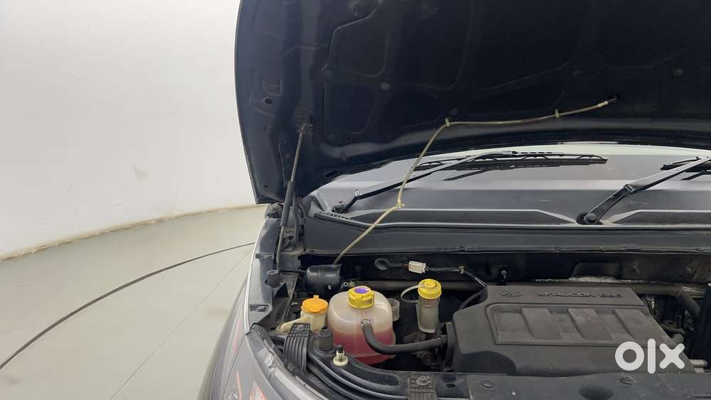 Mahindra Kuv 100 2016-2017 Mfalcon G80 K8, 2016, Petrol