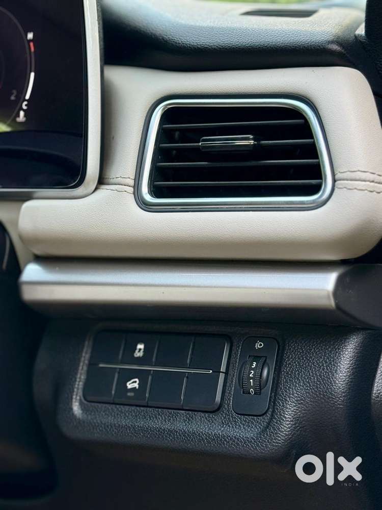 Mahindra Xuv700 2.2 Ax 7 Diesel At Luxury Pack Str, 2022, Diesel