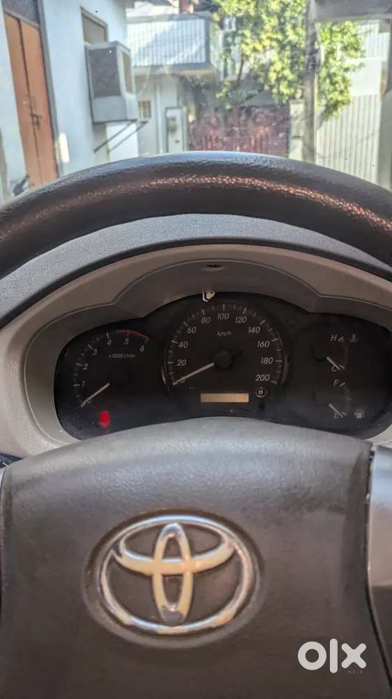 Toyota Innova 2015 Diesel 159000 Km Driven