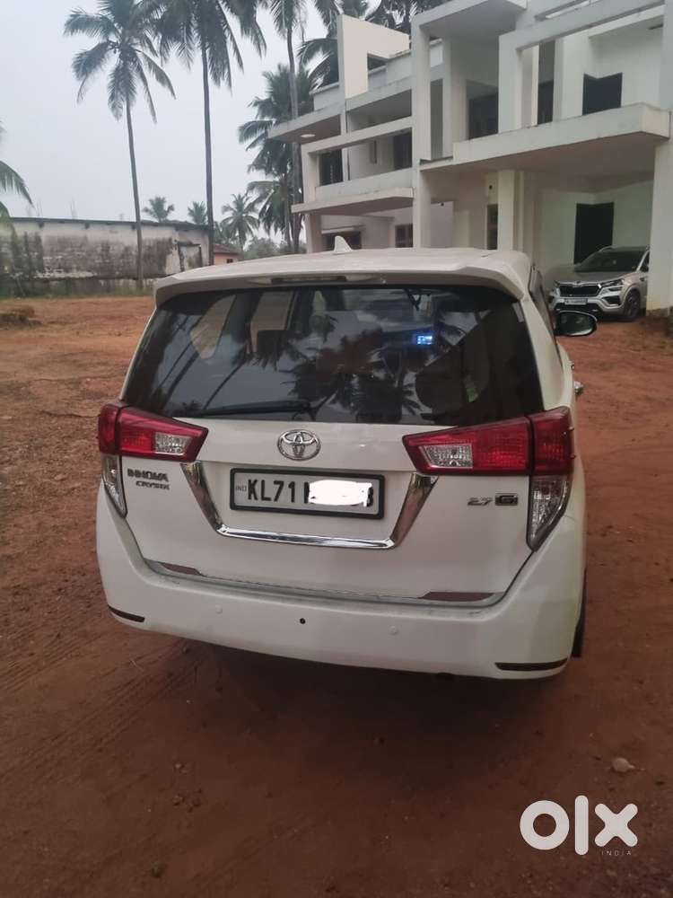 2017 Toyota Innova Crysta Petrol+cng Fitted