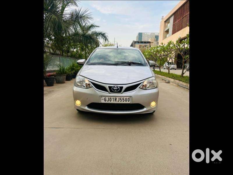 Toyota Etios Liva Vx Dual Tone, 2015, Petrol