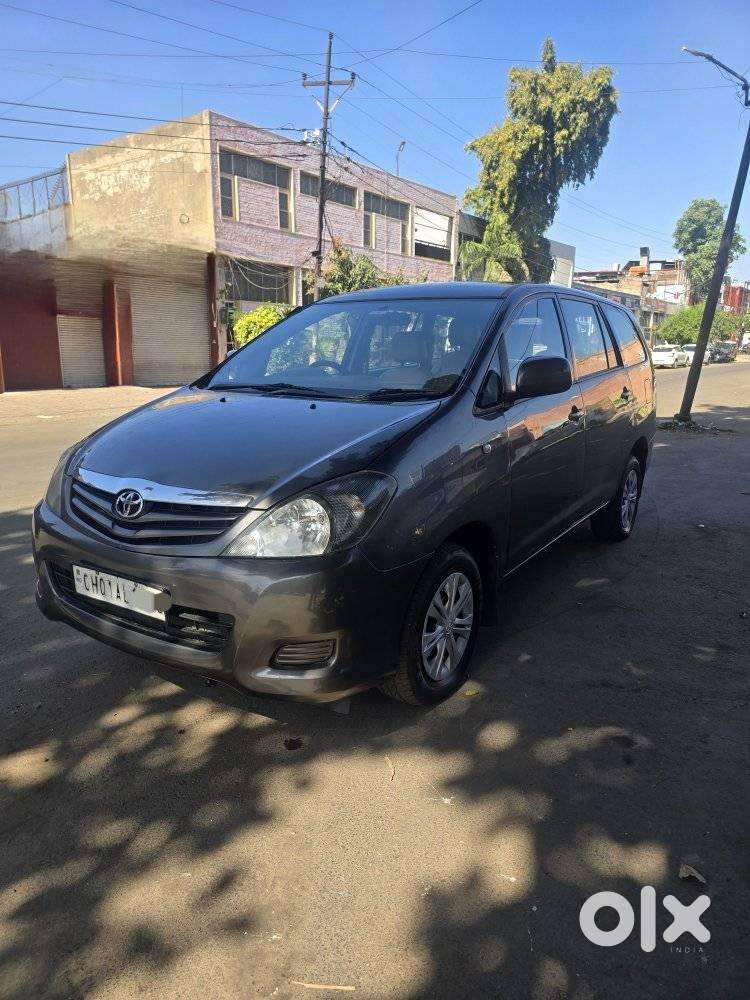 Toyota Innova 2.5 G (diesel) 7 Seater Bs Iv, 2011, Diesel