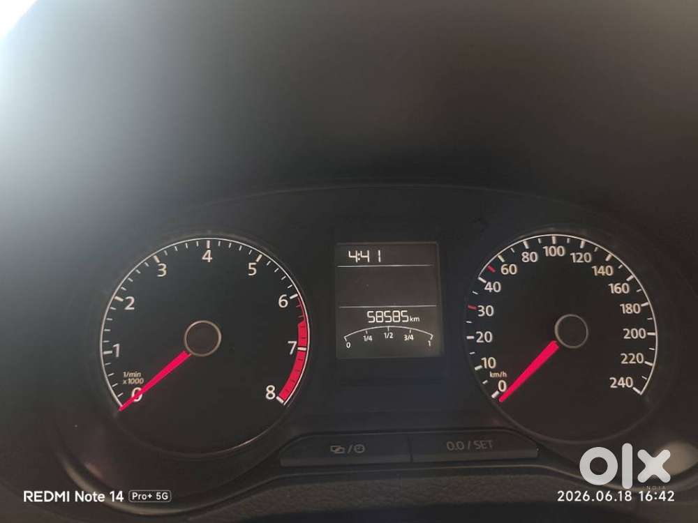 Volkswagen Polo Petrol Highline 1.2l, 2015