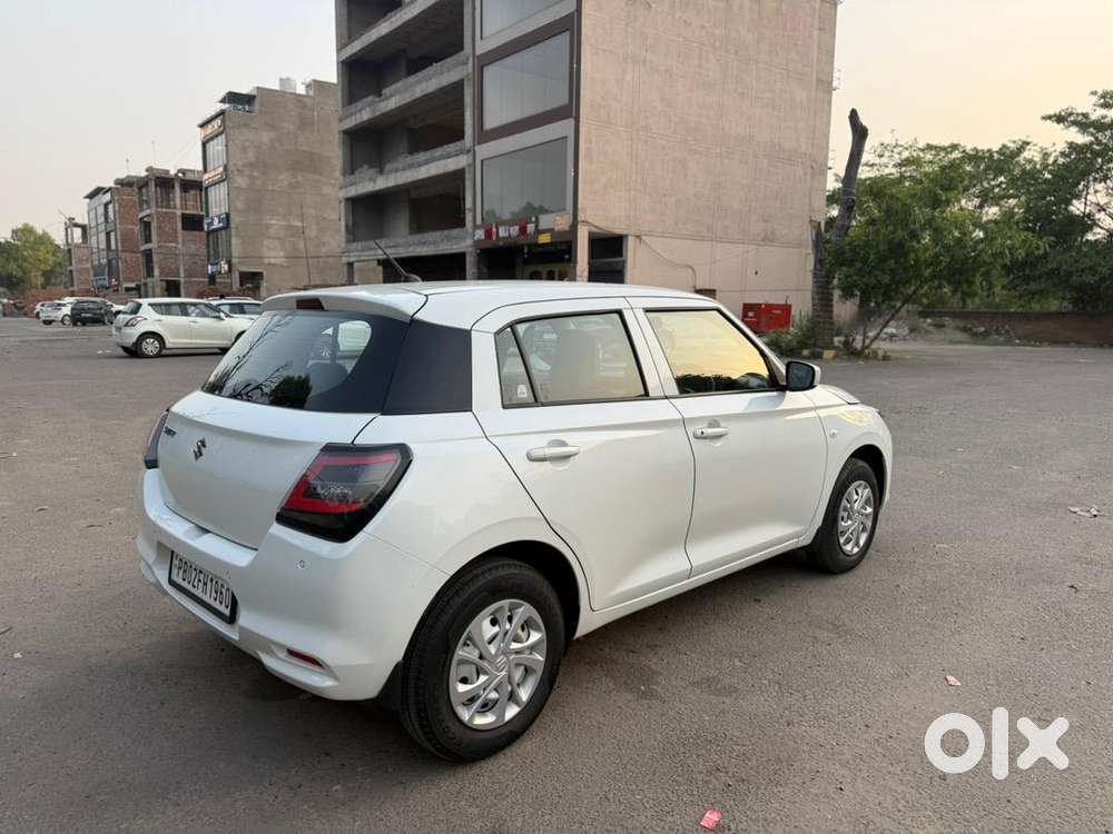 Maruti Suzuki Swift 2026 Petrol 1300 Km Driven