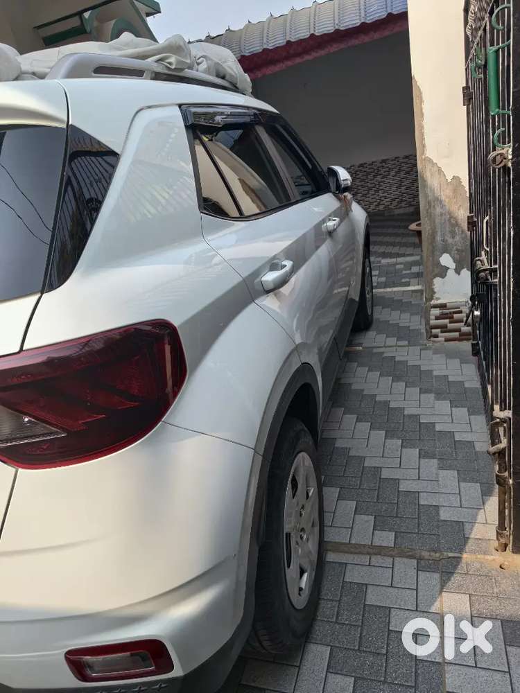 Hyundai Venue 2020 Petrol Well Maintained,