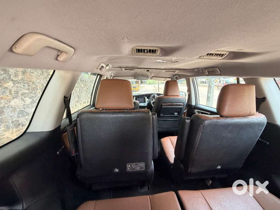 Toyota Innova Crysta 2.8 Z, 2016