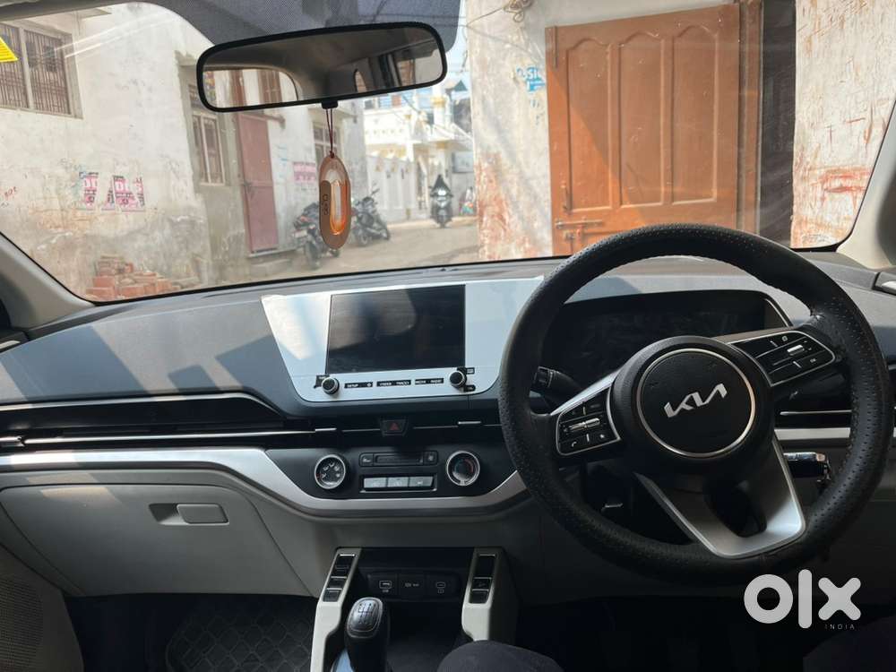 Kia Carens 2025 Diesel Well Maintained