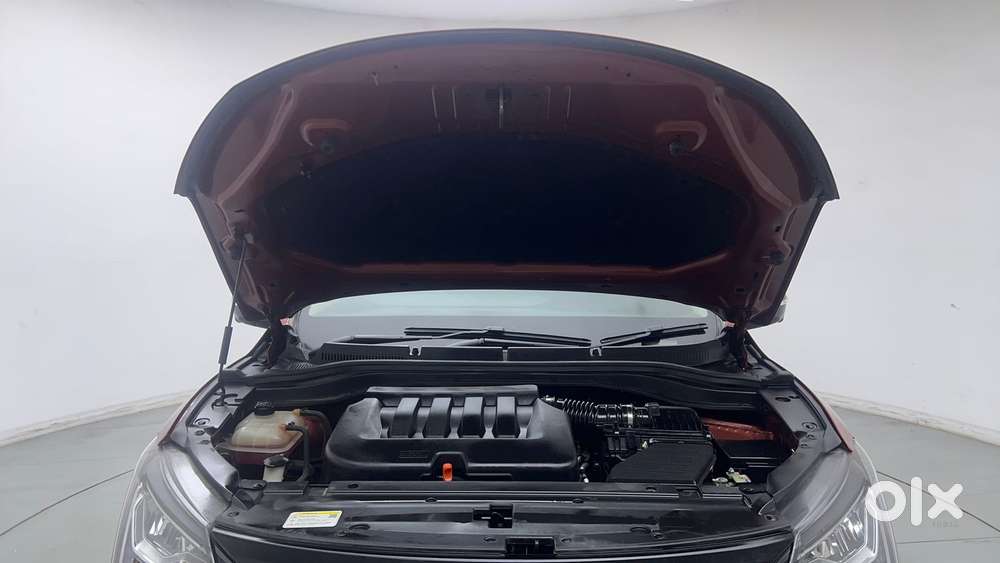 Mahindra Xuv700 2.0 Ax 7 Petrol At Luxury Pack Str, 2024, Petrol