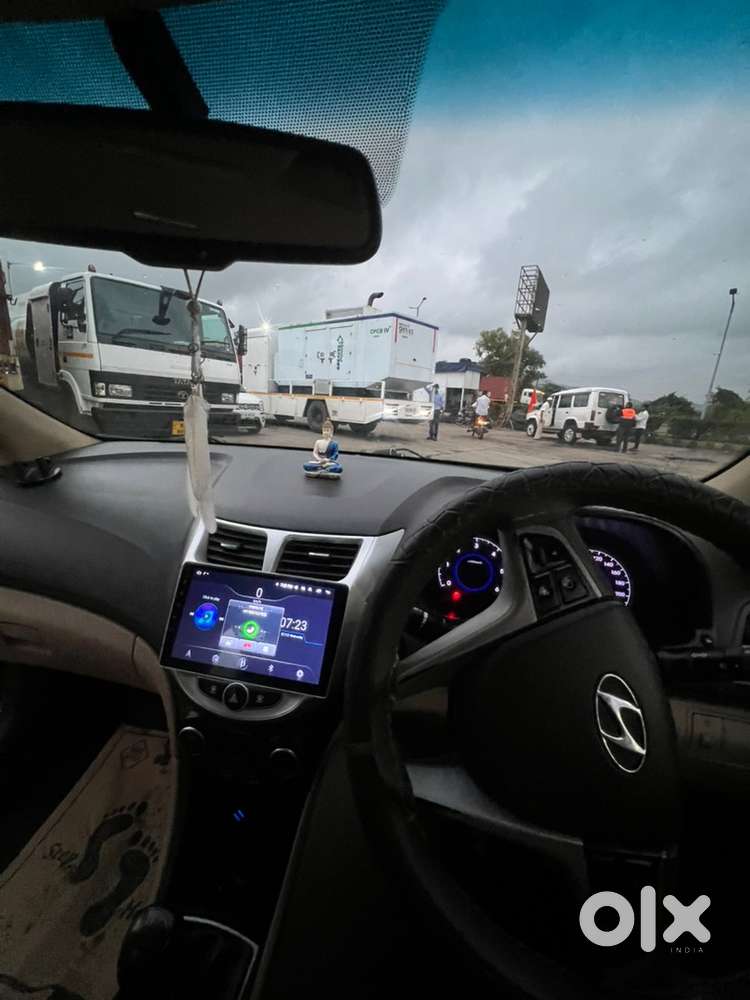 Hyundai Fluidic Verna 2015