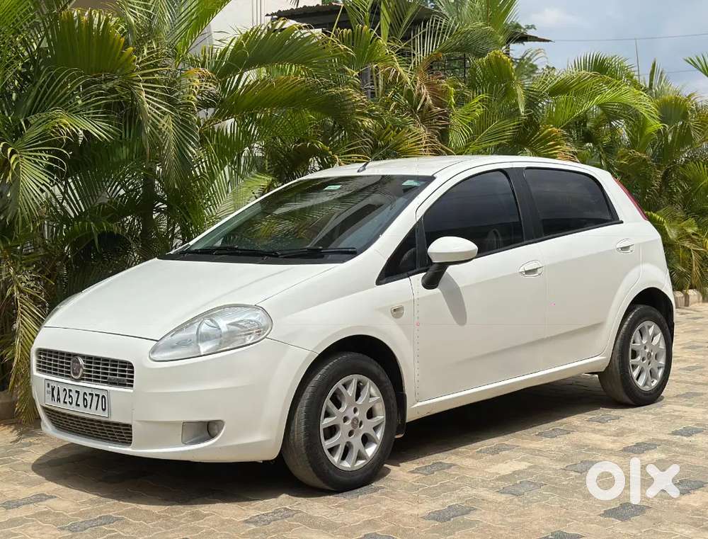 Fiat Grande Punto 2012 Diesel 95000 Km Driven