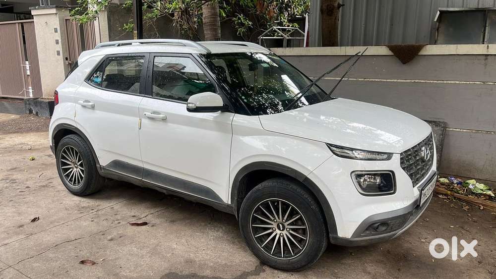 Hyundai Venue Petrol 2021
