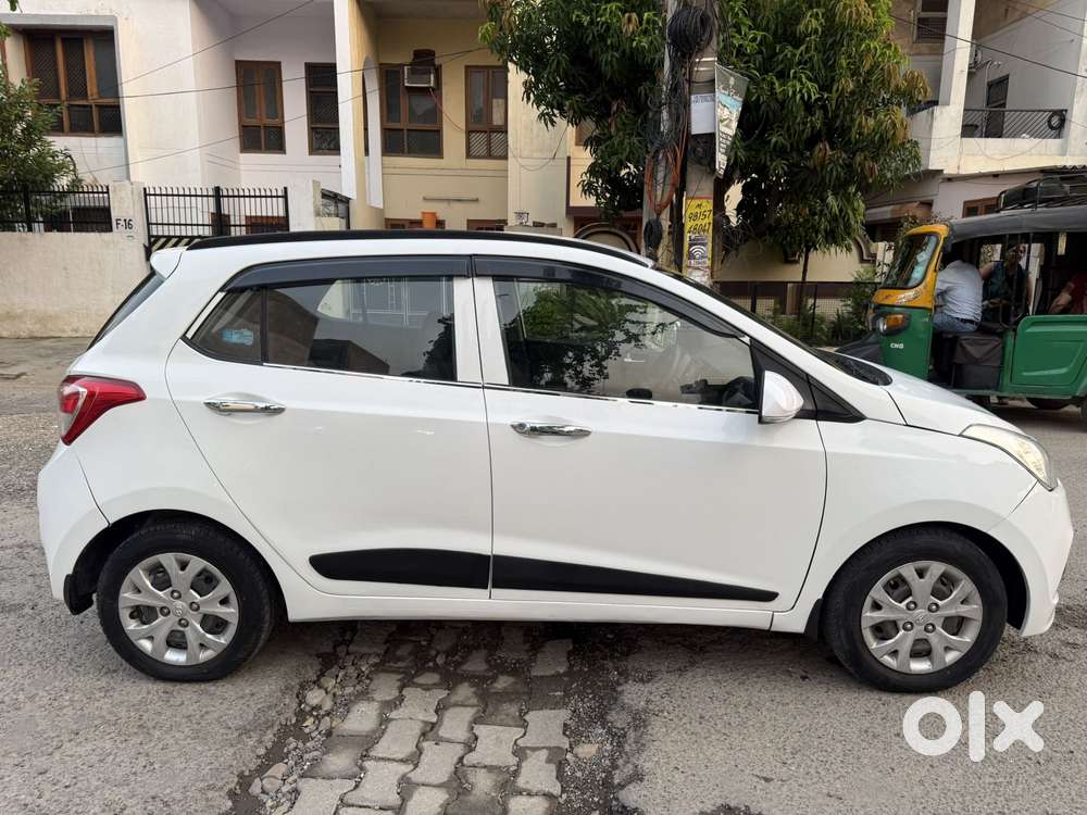 Hyundai Grand I10 Sportz, 2016, Petrol
